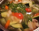 Foto del paso 13 de la receta: Caldo de pollo con vegetales