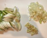 Foto langkah ke 1 dari resep Chicken Onion Rice Bowl 🍚#Maree.