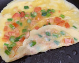 Foto langkah ke 4 dari resep Omelet Telur ala Hotel.