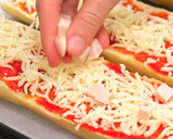 Foto del paso 2 de la receta: Pizza al pan  muy fácil!!!