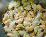 Foto langkah ke 4 dari resep Pastel mini Abon Renyah Kriuk.