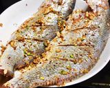 Hình bước làm 1 của món Cá Đù Muối Chiên