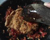 Foto langkah ke 5 dari resep Telur geprek sambal gila.