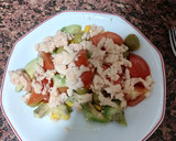 Foto del paso 3 de la receta: Ensalada de salmón en lata y maíz