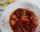 Pas rețetă Chifteluțe în sos de roșii cu arpagic 3 fotografie