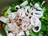 Mực xào cần tỏi