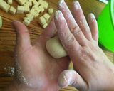 Foto del paso 3 de la receta: Bombitas de queso duquesas 🧀
