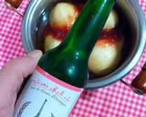 Foto del paso 4 de la receta: Peras confitadas en salsa de frutos rojos y agua de azahar