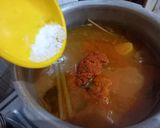 Foto langkah ke 5 dari resep Lontong Kikil Surabaya (Tanpa Presto).