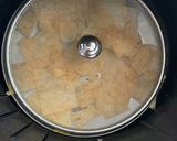 A picture of step 5 of Spring Roll Wrapper chips.