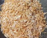 Hình bước làm 1 của món Tép (moi) khô rang khế, lá gừng
