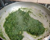 A picture of step 5 of Palak Methi Matar.