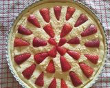 Foto del passaggio 4 della ricetta Crostata con crema frangipane & fragole 🍓