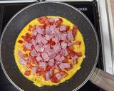 Foto del paso 4 de la receta: Omelette de Jamón y Tomate