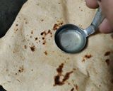 A picture of step 6 of Triangle paratha.
