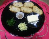 A picture of step 1 of Garlic bread with soup.
