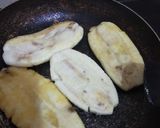 Foto langkah ke 6 dari resep Pisang Gapit Teflon.