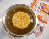 好簡單「台式炒泡麵」加年糕吃更飽！！的食譜步驟3照片
