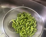 A picture of step 2 of Sonoran-Style Green Beans with Eggs.
