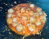 Foto langkah ke 6 dari resep Cilok Kuah Telur Pedas.