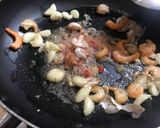 รูปขั้นตอนการทำที่ 2 ของ ข้าวผัดน้ำพริกกะปิปลาทู