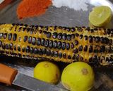 સેકેલી દેશી મકાઈ (Roasted Desi Makai Recipe In Gujarati) રેસીપી સ્ટેપ1ફોટો