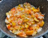 Une image de l'étape 10 de Conserve de concassée de tomates, ail, basilic et oignon blanc.