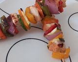 Foto del paso 4 de la receta: Brochetas de pollo 😀