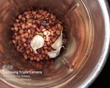 A picture of step 3 of Cluster beans curry.