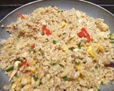 Foto langkah ke 5 dari resep Nasi Goreng Ala Solaria.