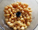 Une image de l'étape 1 de Hummus de pois chiches, citron BIO et ciboulette.