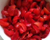 Hình bước làm 1 của món Siro mận Hà Nội