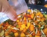 Foto del paso 7 de la receta: Churrascos con arroz salteados con verduras de todo tipo