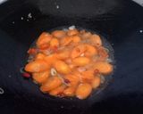 Foto langkah ke 2 dari resep Tumis sawi putih, wortel dan jamur tiram.