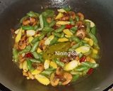 Foto langkah ke 3 dari resep Tumis buncis udang putren.