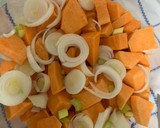 Foto del paso 1 de la receta: Boniatos con cebolla asada en micro