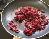 A picture of step 2 of Beetroot Halwa.