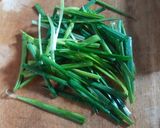 Foto langkah ke 1 dari resep Gai Phad Phet Kra-ti (khas Thailand).
