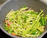 芹菜菇菇炒魷魚的食譜步驟4照片