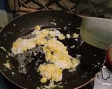Foto langkah ke 2 dari resep Nasi goreng hijau.