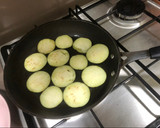 Foto del paso 2 de la receta: Tortilla de berenjena sana y rica 🍆💜