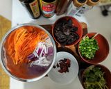 A picture of step 5 of Spicy Cold Tofu Skin Salad (Liángbàn Dòufupí - 拌豆腐皮).
