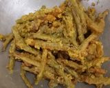 Foto langkah ke 7 dari resep Baby Buncis Goreng Krispi Saus Telur Asin.
