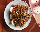 รูปขั้นตอนการทำที่ 1 ของ ยำไข่เค็มหมูสับ