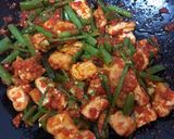 Foto langkah ke 4 dari resep Balado Tahu dan Bawang Tombak.
