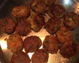 A picture of step 4 of Dhania Patar Bara / Coriander Fritters.