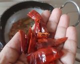 A picture of step 5 of Chintapandu pulihora / tamarind rice Andhra style.
