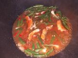 Sarden asam dengan lokio dan kacang panjang
