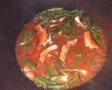 Foto langkah ke 4 dari resep Sarden asam dengan lokio dan kacang panjang.