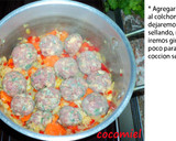 Foto del paso 10 de la receta: Albóndigas de carne con fideos caseros 🍝